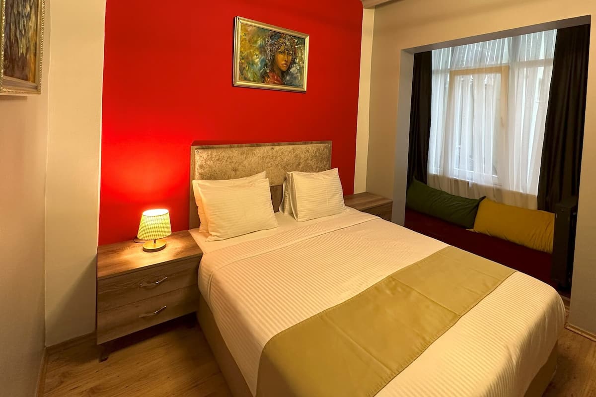 Apartment | 1 bedroom, premium bedding, in-room safe, soundproofing