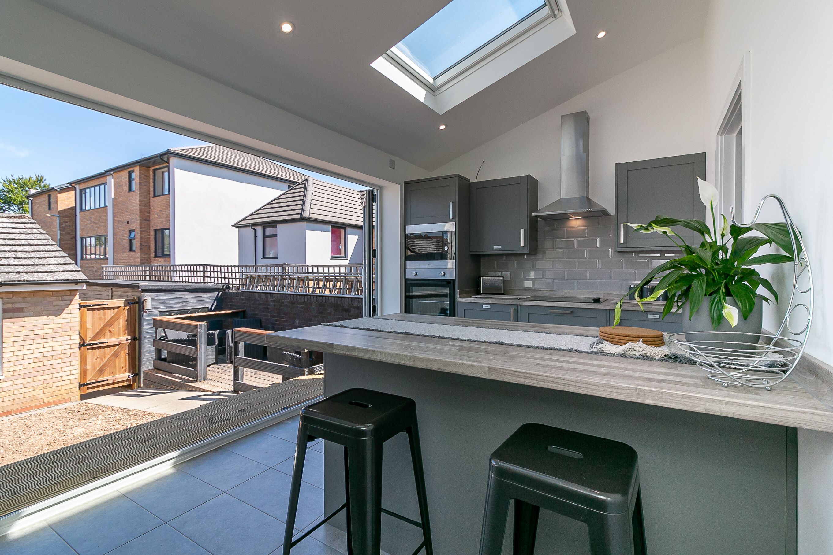 Superior Double Room, Shared Bathroom | Interior