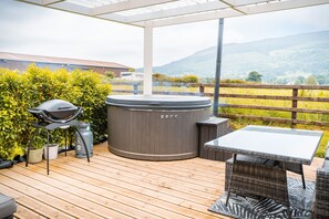 Chalet, privébadkamer | Spabad buiten