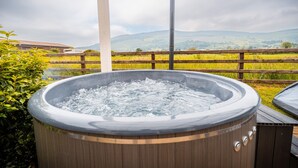 Chalet, Private Bathroom | Outdoor spa tub - Castle View Chalet by Clonlum Cottages (Newry)