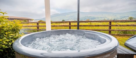 Chalet, Private Bathroom | Outdoor spa tub