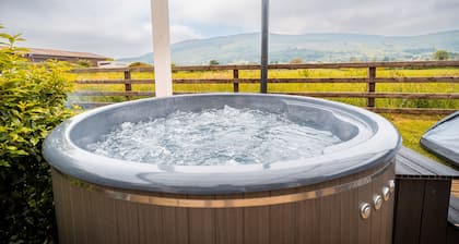 Castle View Chalet by Clonlum Cottages
