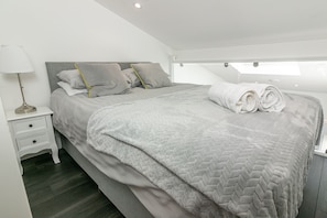Exclusive House, Private Bathroom, Garden View (King Pin Corner) | 1 bedroom - King Pin Corner (Stevenage)