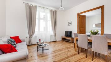 Classic Apartment | In-room dining