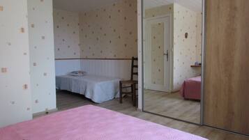 1 chambre, fer et planche Ă repasser, Wi-Fi gratuit