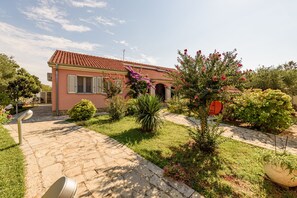 Property grounds - Villa Štrkalj ZadarVillas (Murvica)