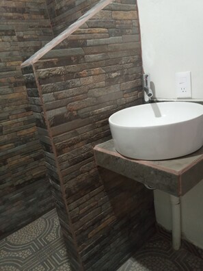 Deluxe Studio Suite | WiFi (free), bed sheets - Casa Tepehuakan (Malinalco)