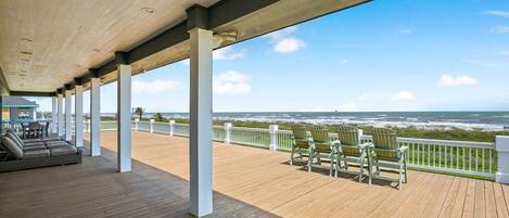 House, 4 Bedrooms | Balcony