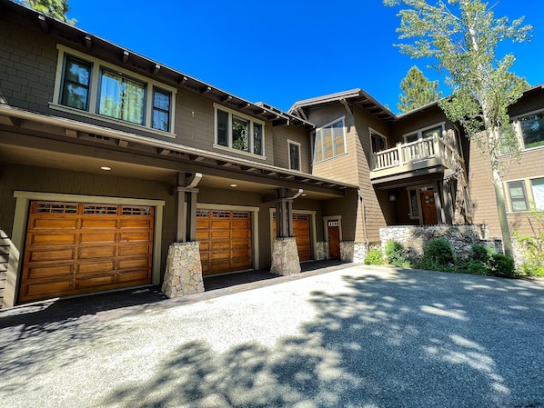 House, 6 Bedrooms | Exterior