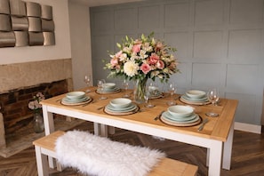 Deluxe Cottage, Private Bathroom (The Old Butchers Cottage) | Restaurant