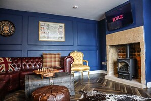 Deluxe Cottage, Private Bathroom (The Old Butchers Cottage) | Lounge - The Old Butchers Cottage (Matlock)