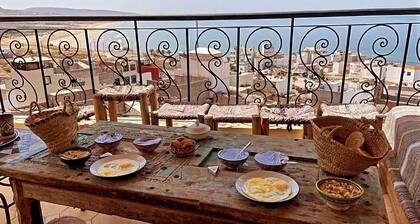 Surf and Yoga Guesthouse in Taghazout