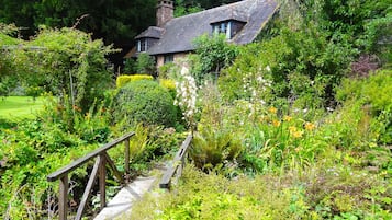 Cottage | Interior