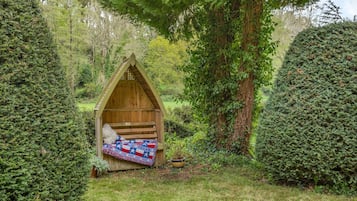 Cottage | Interior