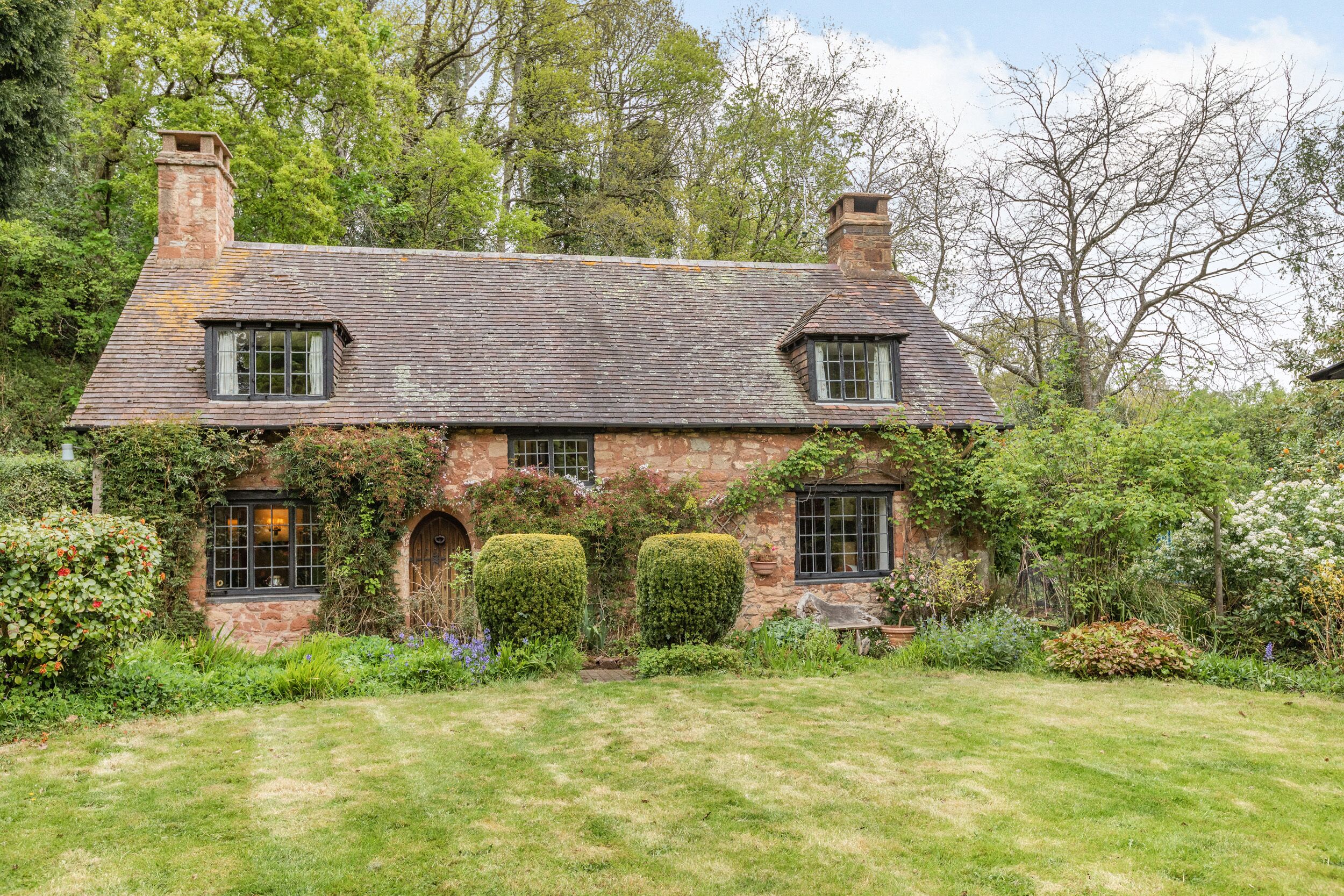 Cottage | Interior