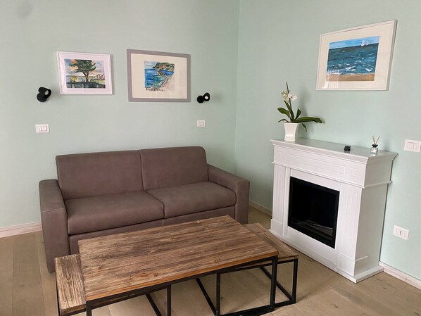 Älytelevisio, kirjoja