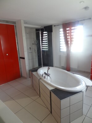 Badewanne, Haartrockner