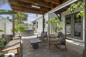 Terrace/patio - The White House Island/Hot Tub/Beach/Downtown (St. Augustine)
