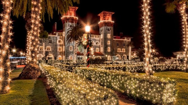 Property grounds - The White House Island/Hot Tub/Beach/Downtown (St. Augustine)