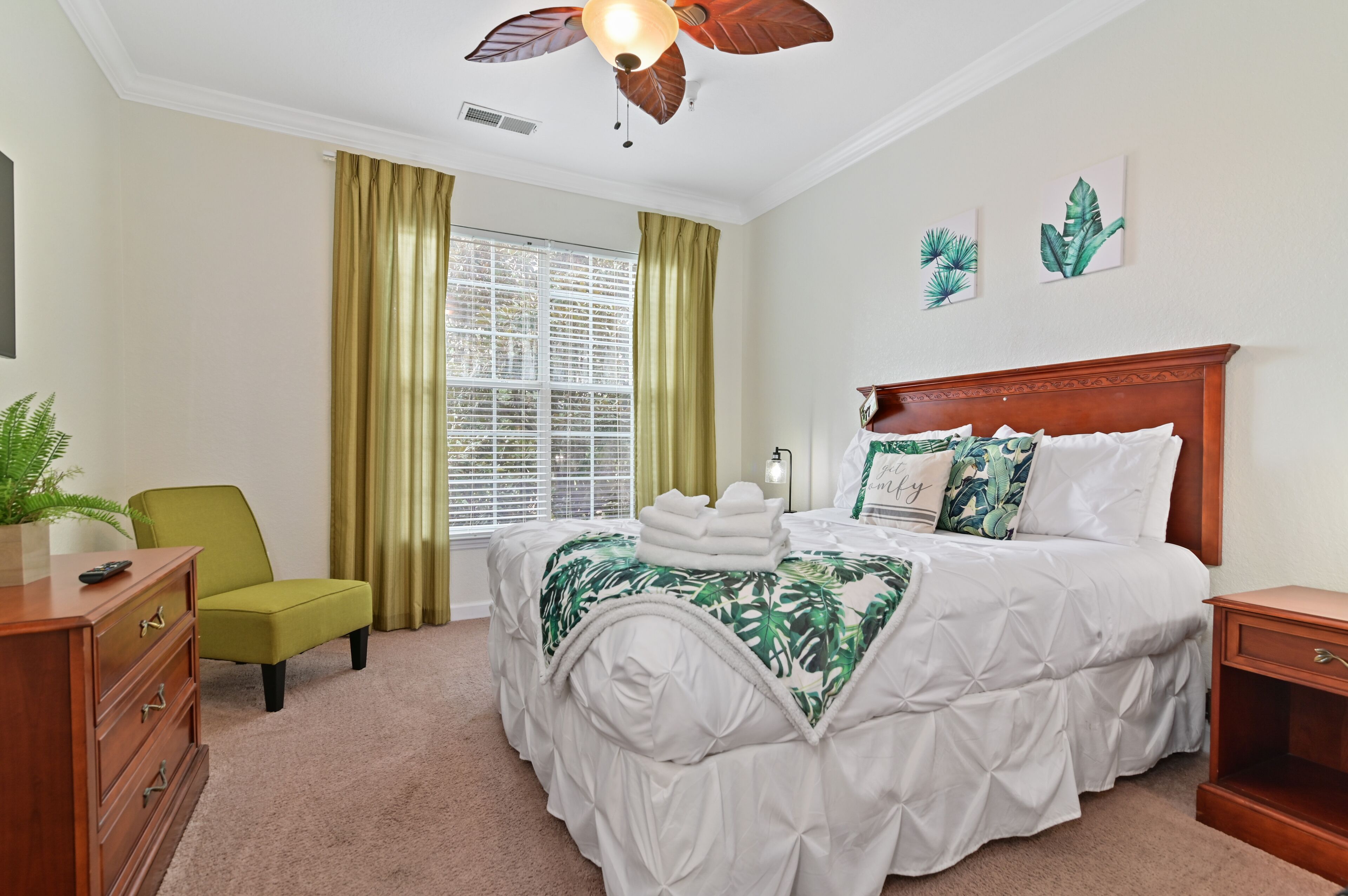 2 slaapkamers, een strijkplank/strijkijzer, gratis wifi, beddengoed