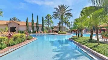 Piscine extérieure, piscine chauffée