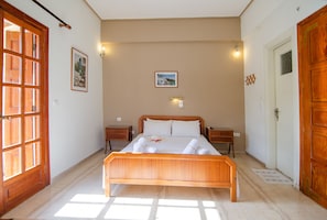 Standard Double Room, Balcony, Sea View | Free WiFi, bed sheets