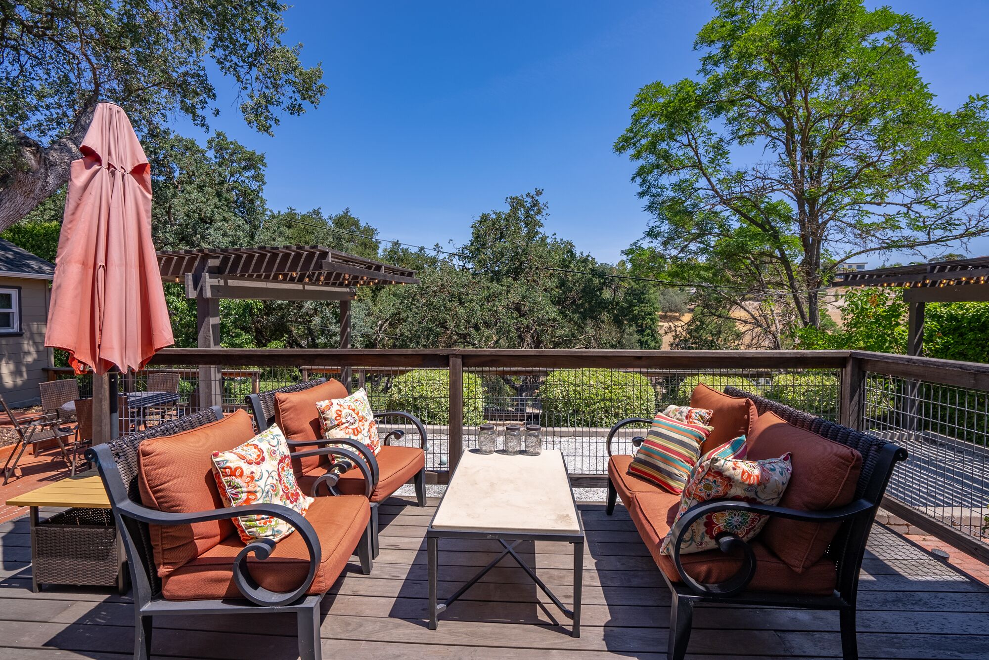 Ridgeview Retreat--Style and Comfort on the Westside!