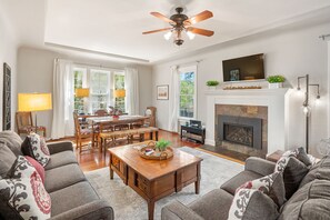 Smart TV, fireplace
