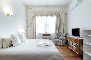 1 chambre, fer et planche à repasser, lit parapluie, Wi-Fi