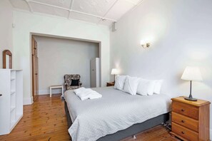 1 bedroom, iron/ironing board, travel cot, WiFi