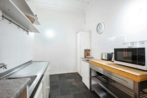 Fridge, microwave, stovetop, electric kettle