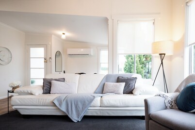 Cute Apartment on the City Fringe