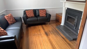 TV - Minutes from the CBD, Cafes & Cataract Gorge (West Launceston)