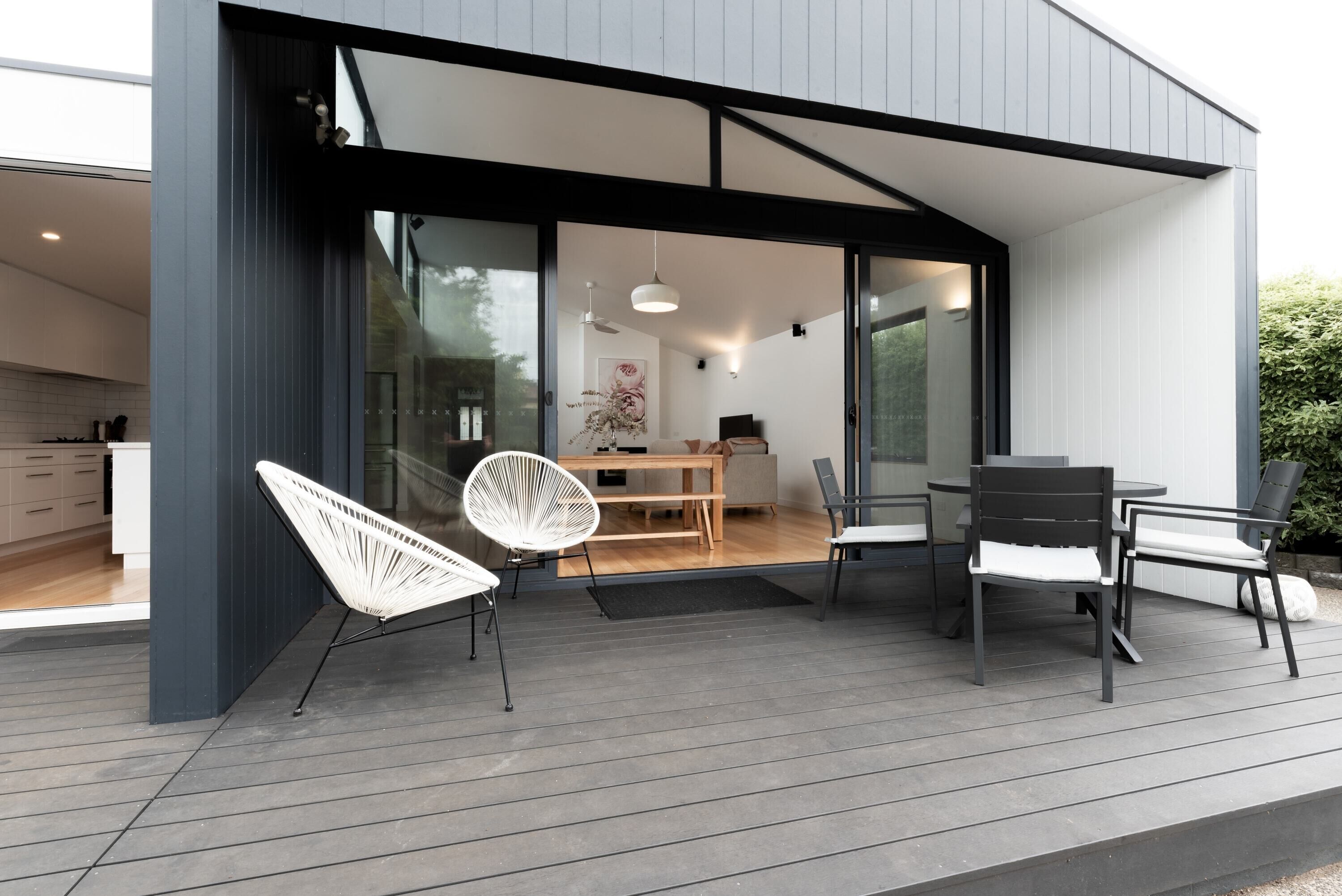 Gorgeous Heritage Home - 2 Minutes from Town