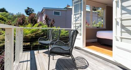 Gorgeous on Galvin: Close to Town Yet A Mile Away