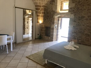 4 chambres, fer et planche à repasser, lit de bébé portatif, Wi-Fi