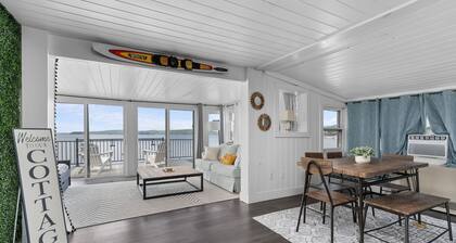 Lakeside Cottage ~ Pool, Hot tub & Private Beach