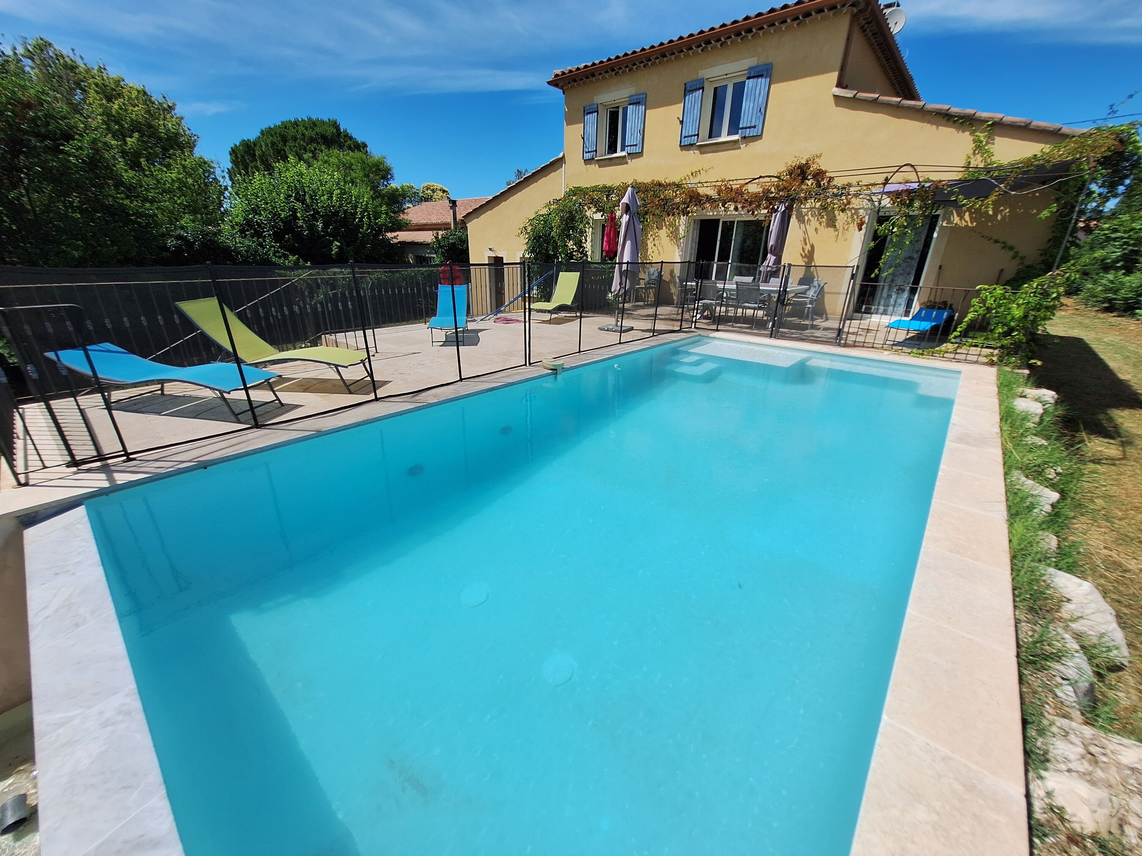 Ulkouima-allas, lämmitetty uima-allas