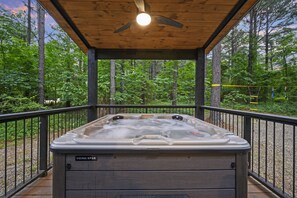 Outdoor spa tub -  Into The Woods Cabin  // Modern Family Cabin // Arcade, Hot Tub, Playset (Broken Bow)