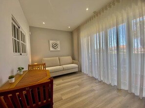 TV, books, offices - **Tout confort dans résidence avec piscine, fibre** (Albufeira)