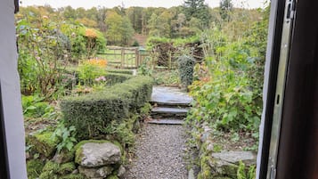 Cottage | Property grounds