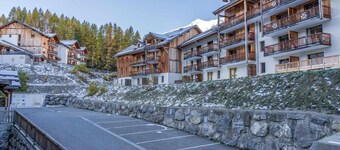 200m du centre station, 1er étage, piscine, balcon, télévision, casier à ski, 24m², Les Orres