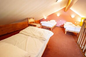 2 bedrooms, Internet - Wifi, 20m from ski slopes, 4th floor, balcony, tv, ski locker, 40m², Valfréjus (Valfréjus)