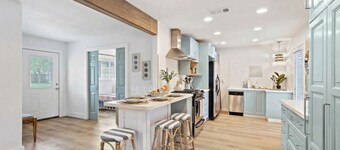 Stylish Home w/ Private Pool Near Kemah Boardwalk