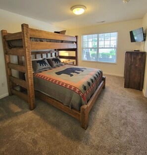 3 Schlafzimmer, Schreibtisch, Bügeleisen/Bügelbrett, kostenloses WLAN