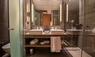 Ducha, cabezal de ducha tipo lluvia, artículos de tocador gratuitos