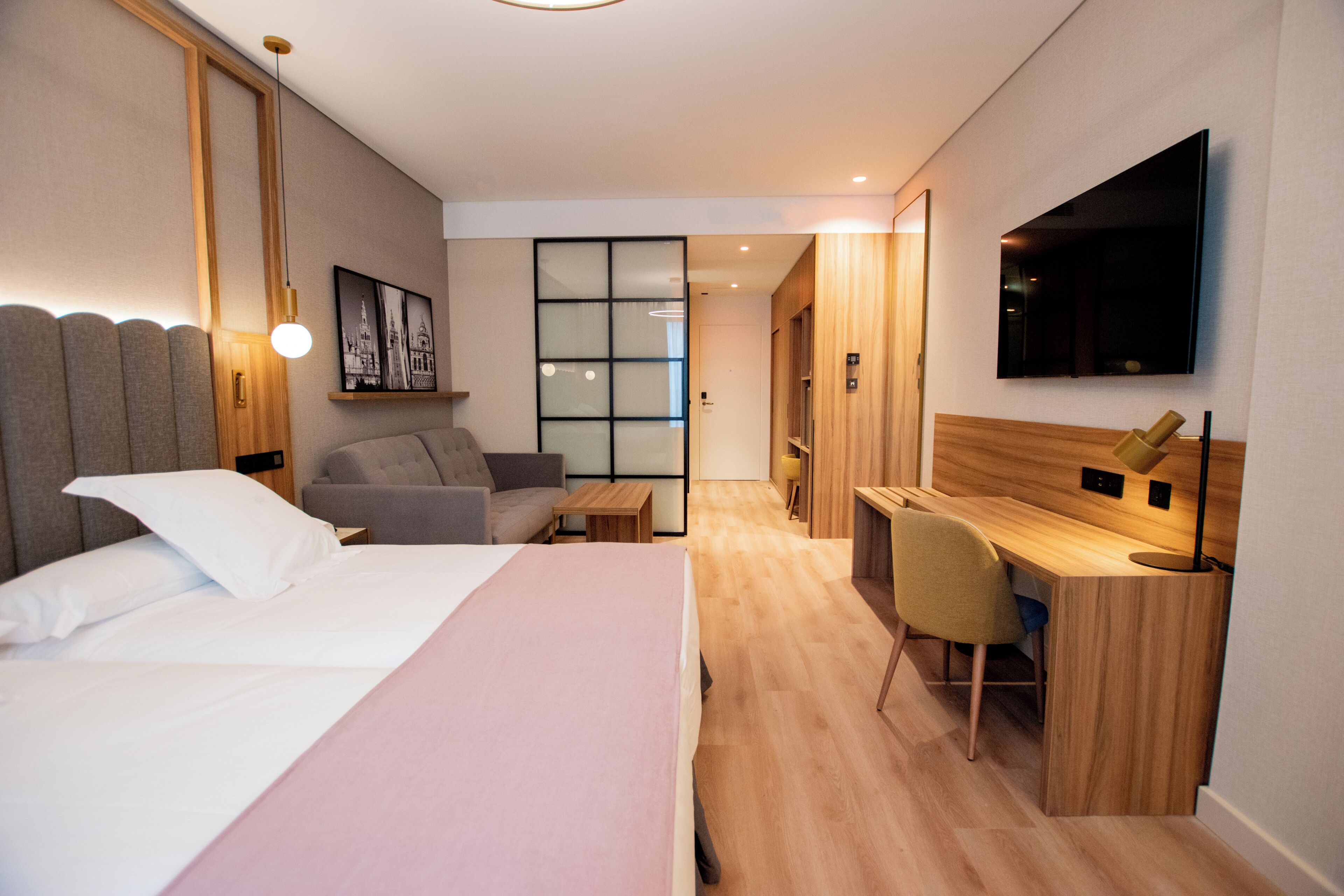 Photo - Hotel Giralda Center