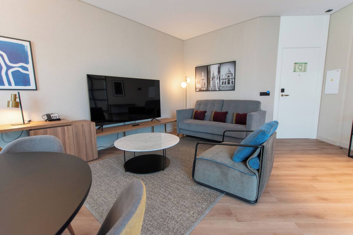 Junior-Suite | Hochwertige Bettwaren, Minibar, Zimmersafe, Schreibtisch
