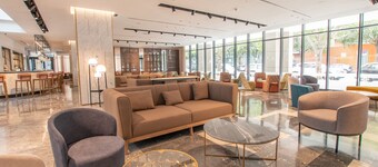 Hotel Giralda Center