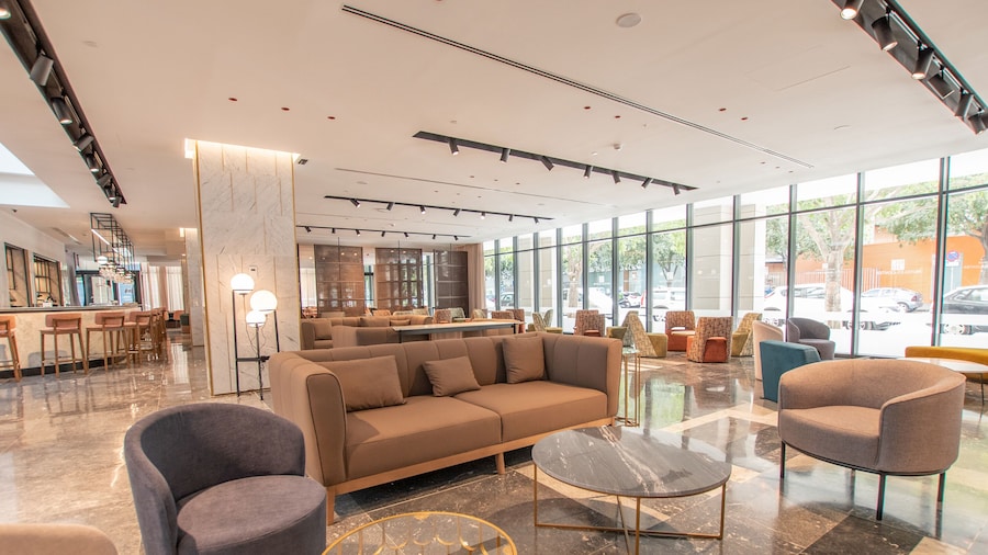 Hotel Giralda Center